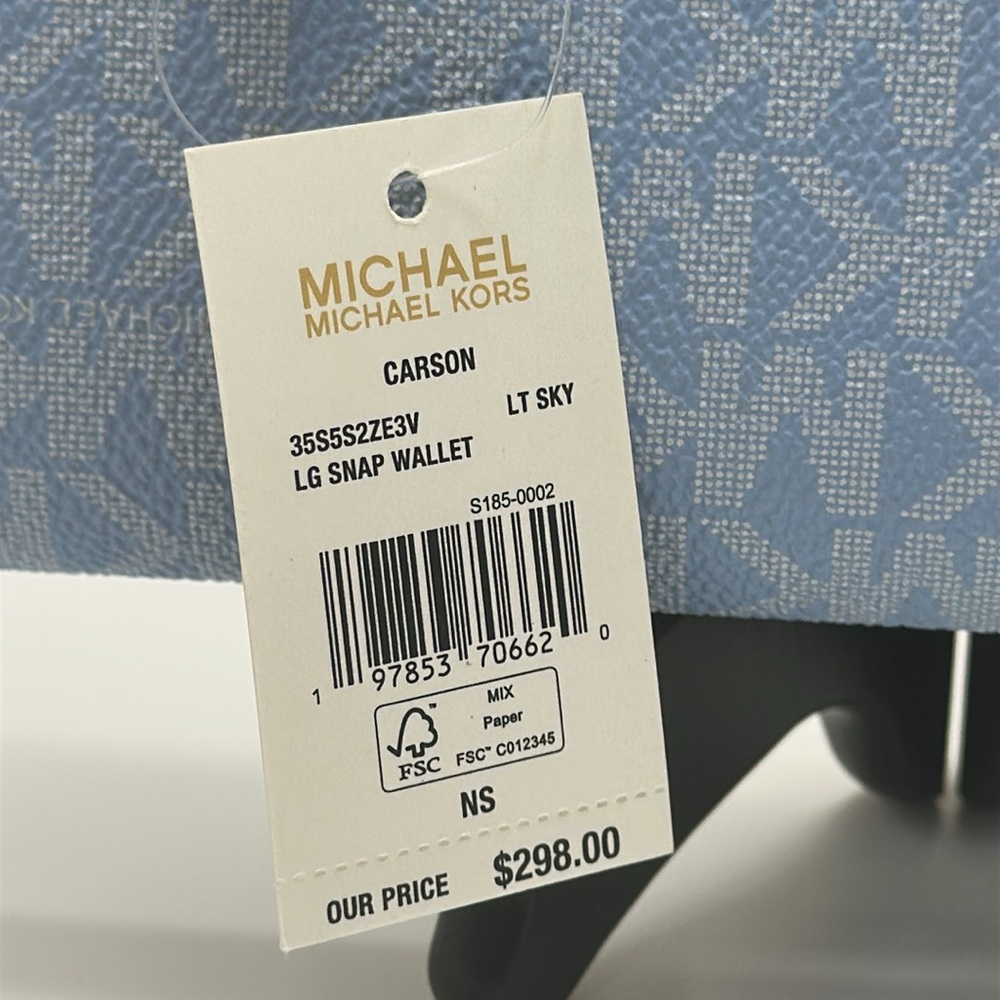 MICHAEL KORS
Carson Large Signature Logo Wallet LIGHT SKY - Picture 10 of 10